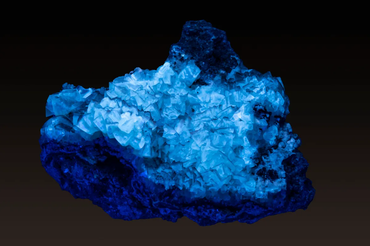 Exhibit 2. Smithsonite, photographed in LWUV; 200 mm.